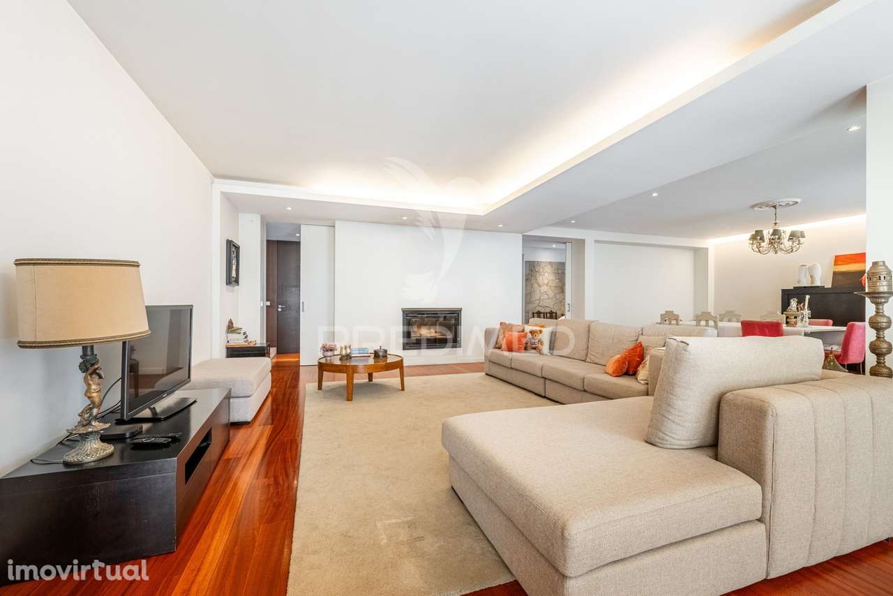 Excelente moradia com piscina – Trandeiras, Braga - Grande imagem: 2/40