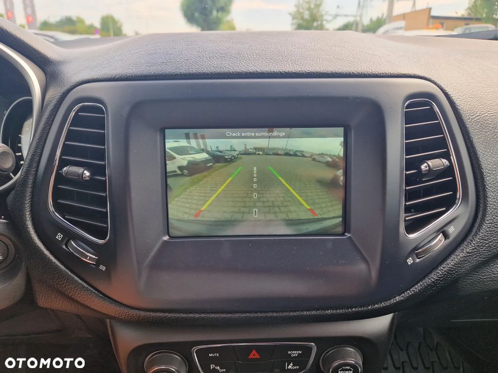 Jeep Compass - 22