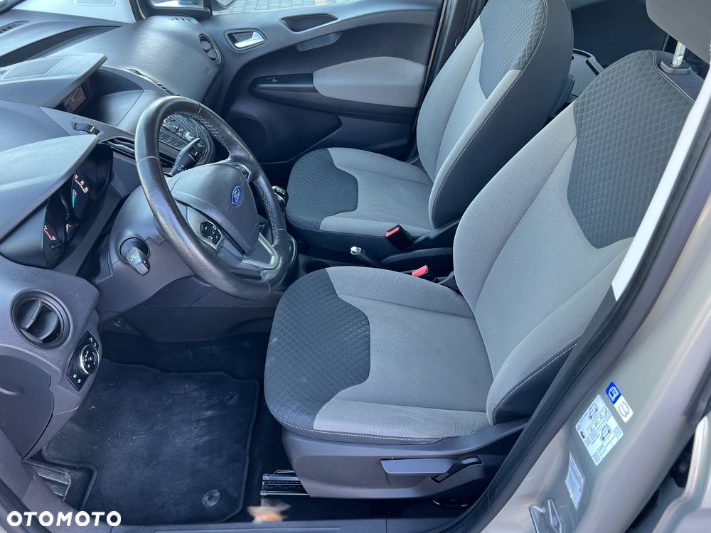 Ford Tourneo Courier - 13