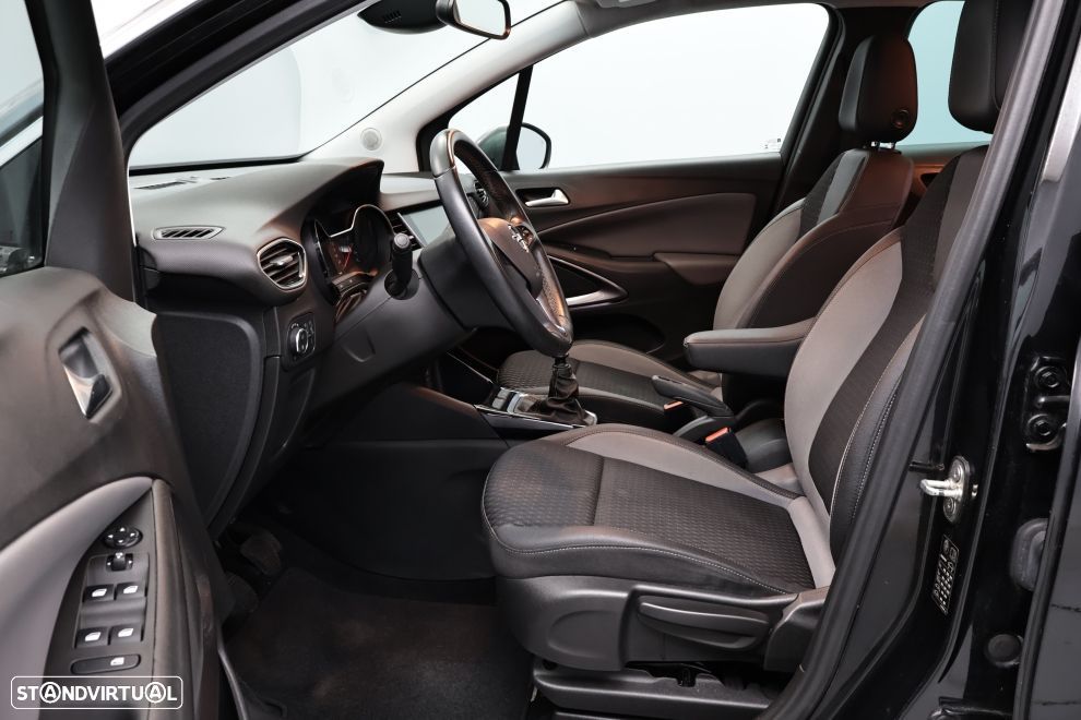 Opel Crossland X 1.2 T Innovation - 23