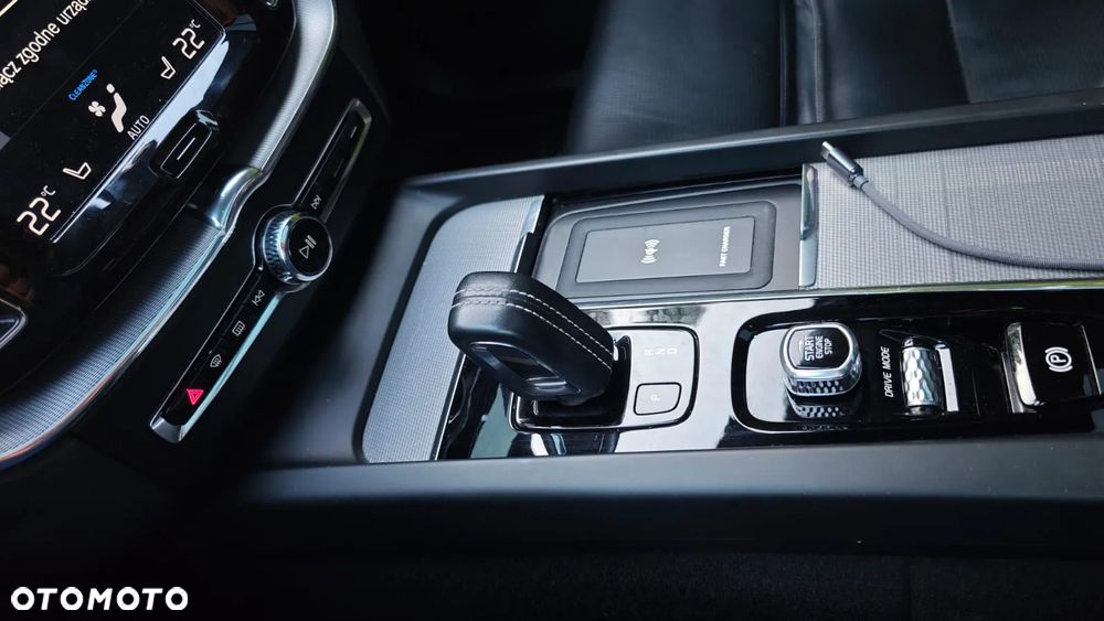 Volvo XC 60 T8 AWD Recharge Polestar Engineered - 7