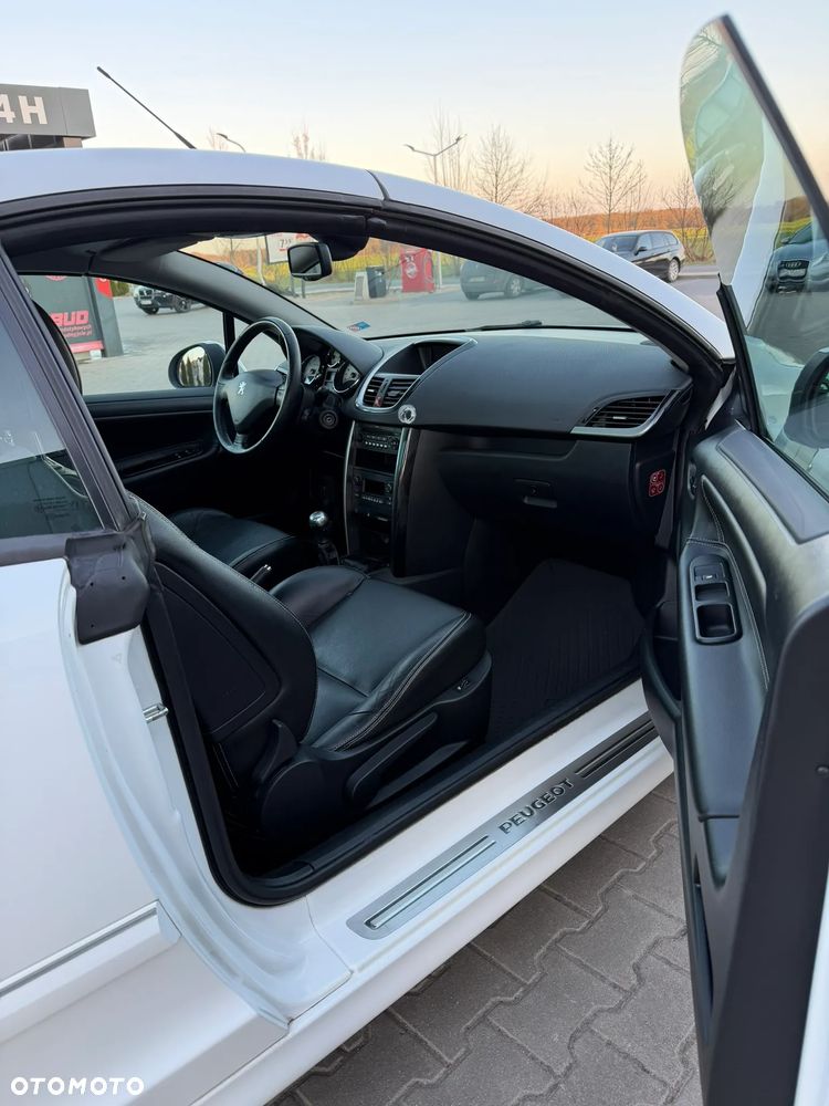 Peugeot 207 CC 120 VTi Premium - 11