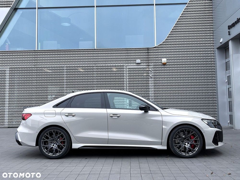 Audi RS3 Limousine - 36