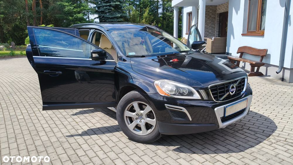 Volvo XC 60 D5 AWD Momentum - 11