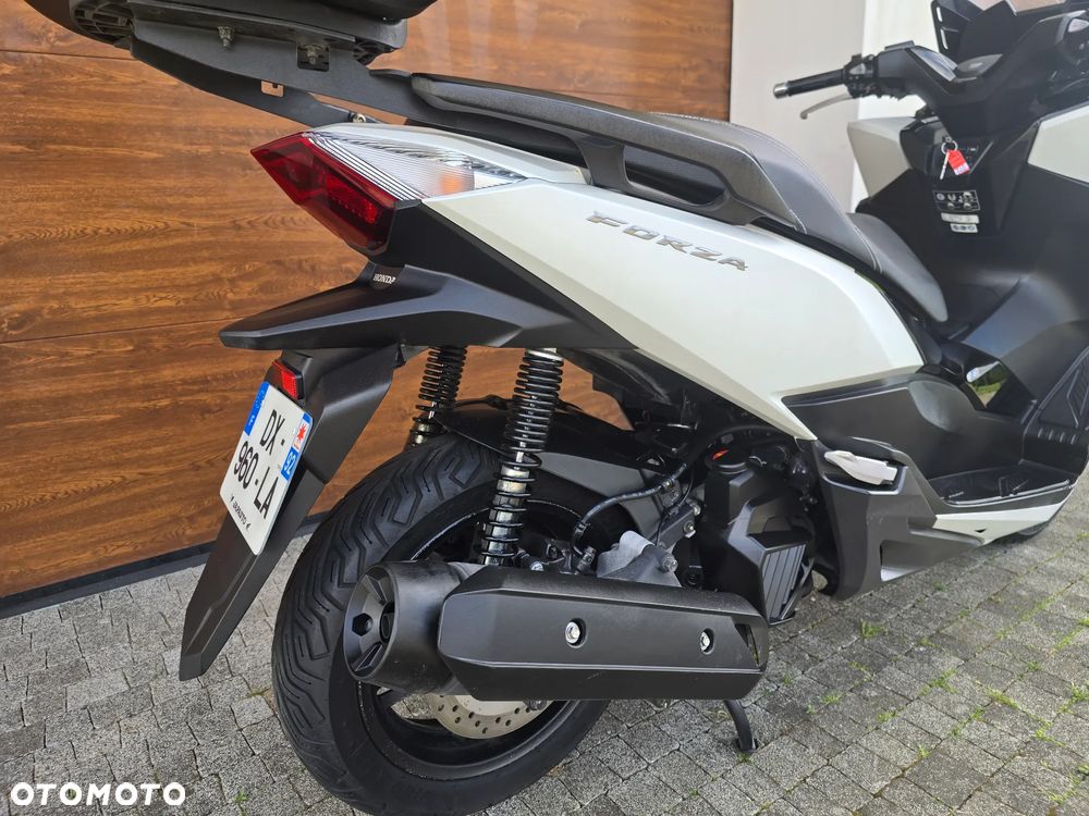 Honda NSS - 19