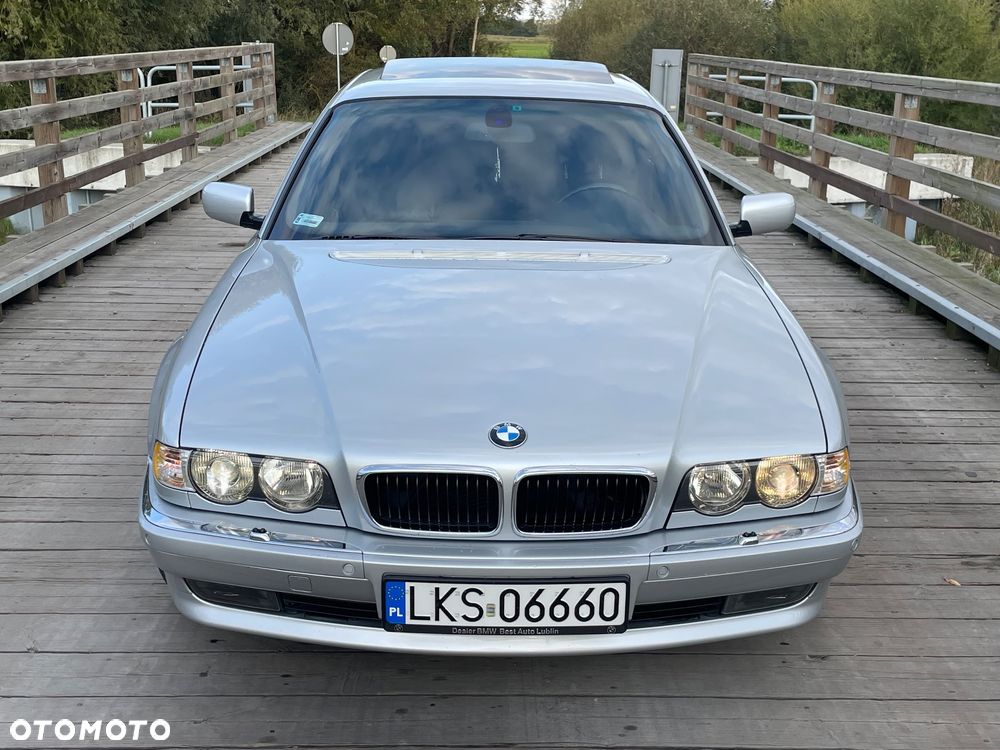 BMW Seria 7 740i - 2