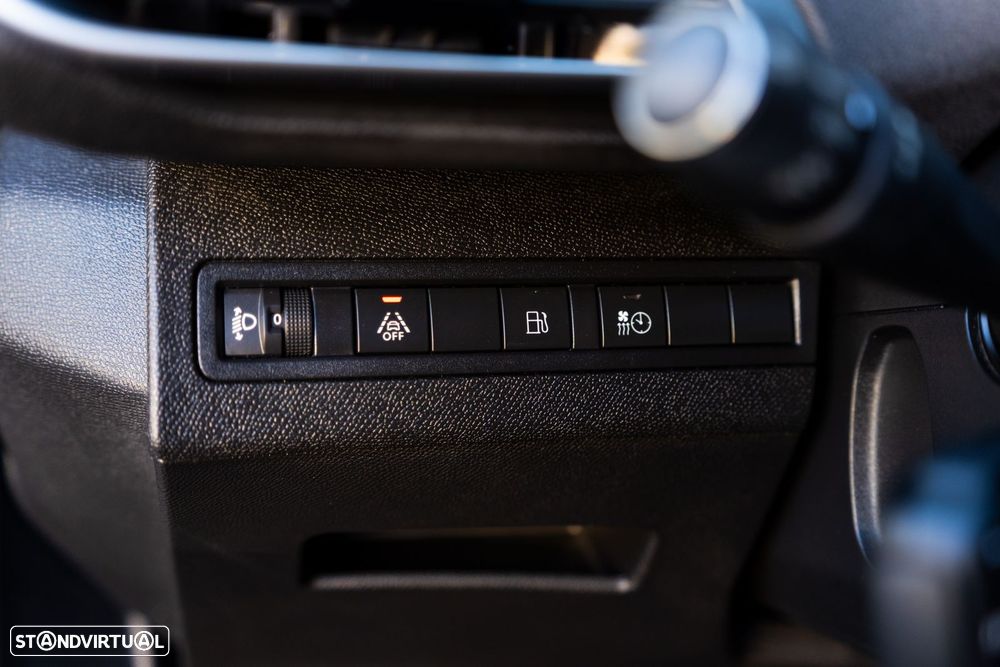 Peugeot 3008 1.6 Hybrid Allure e-EAT8 - 22