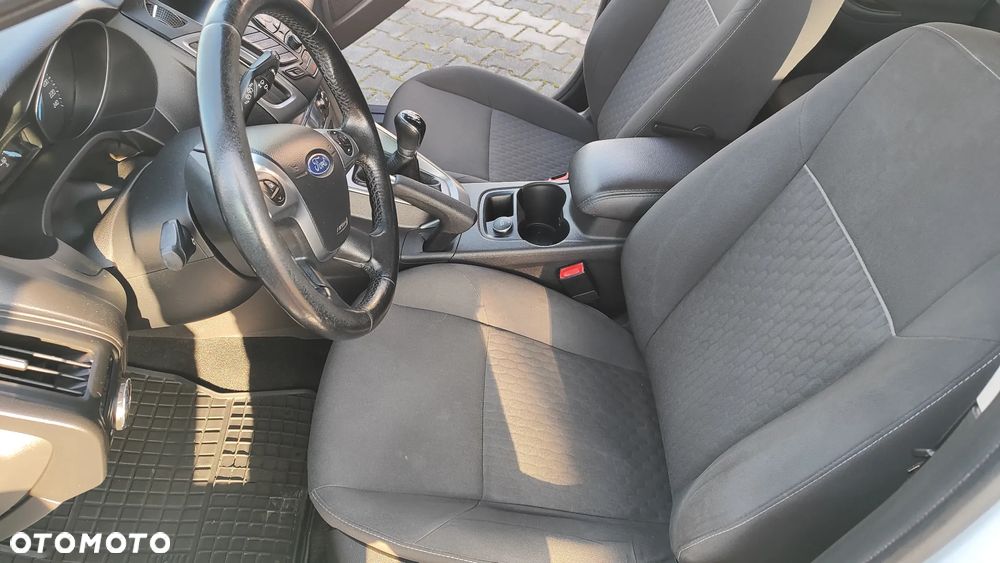 Ford Focus 1.6 Ambiente - 23