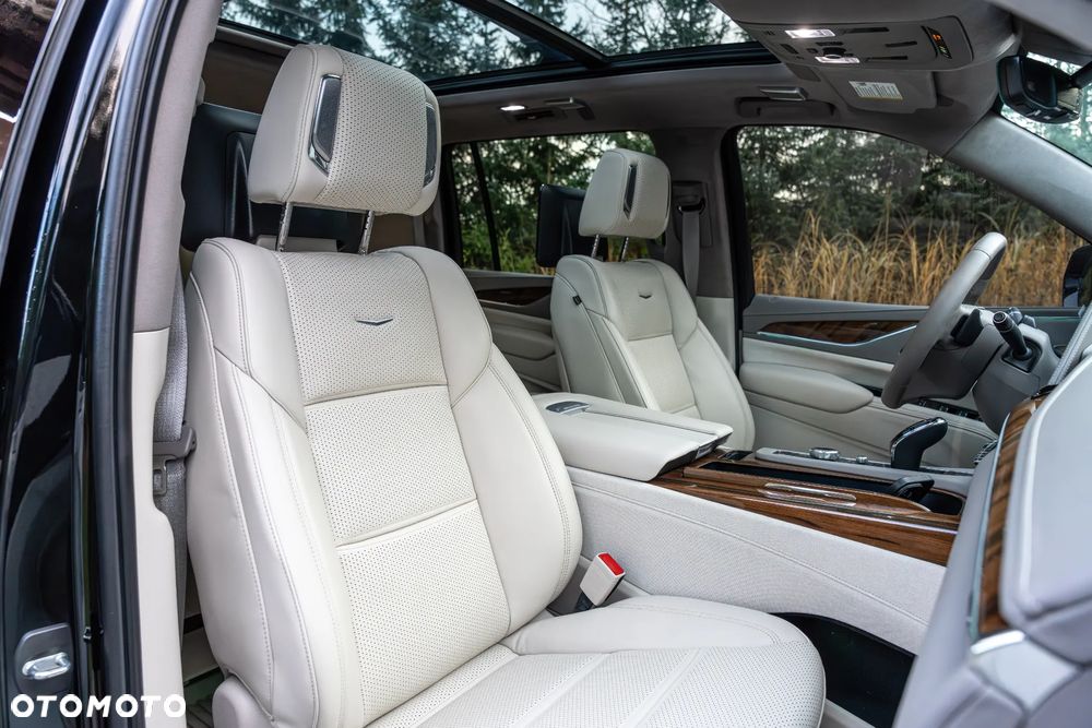 Cadillac Escalade - 26