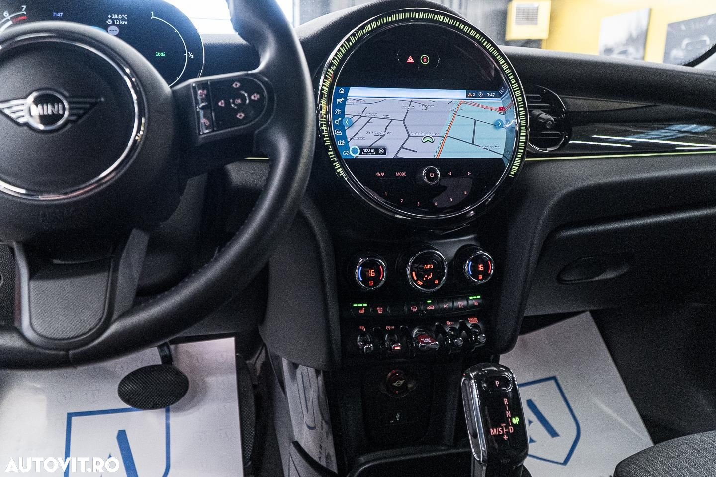 Mini Cooper S Aut. Yours Trim - 32