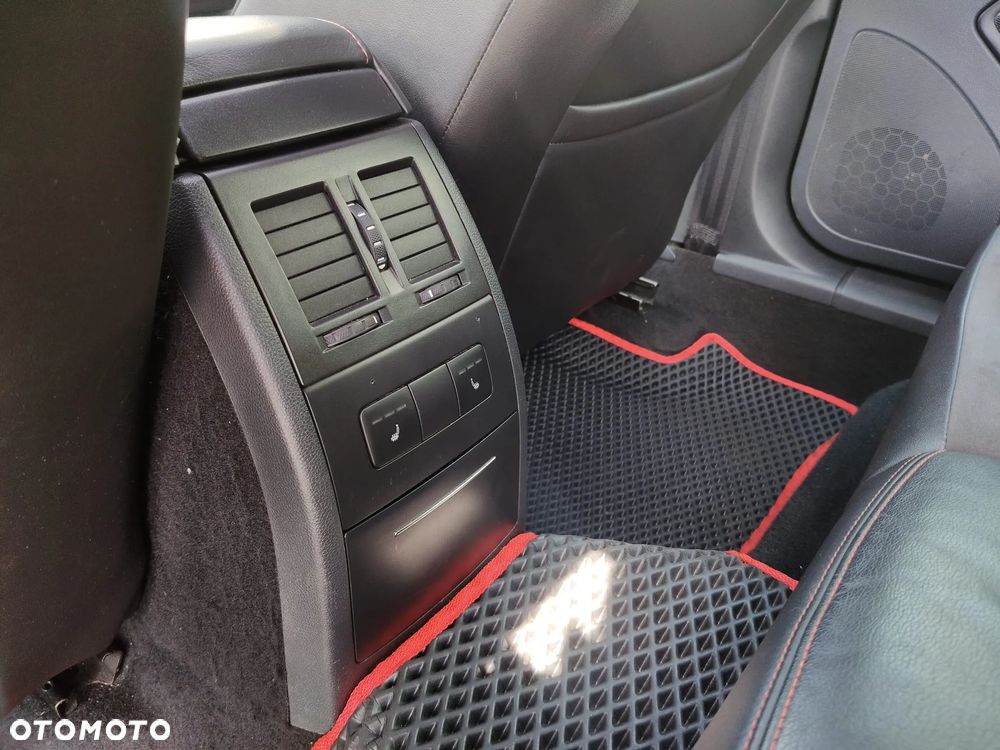 Skoda Octavia 2.0 TDI RS DSG - 10