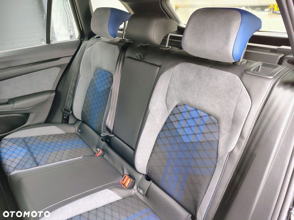 Volkswagen Golf Variant - 29