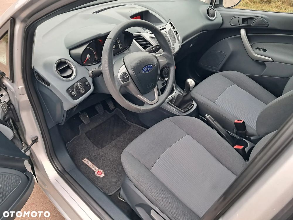 Ford Fiesta 1.25 Champions Edition - 13