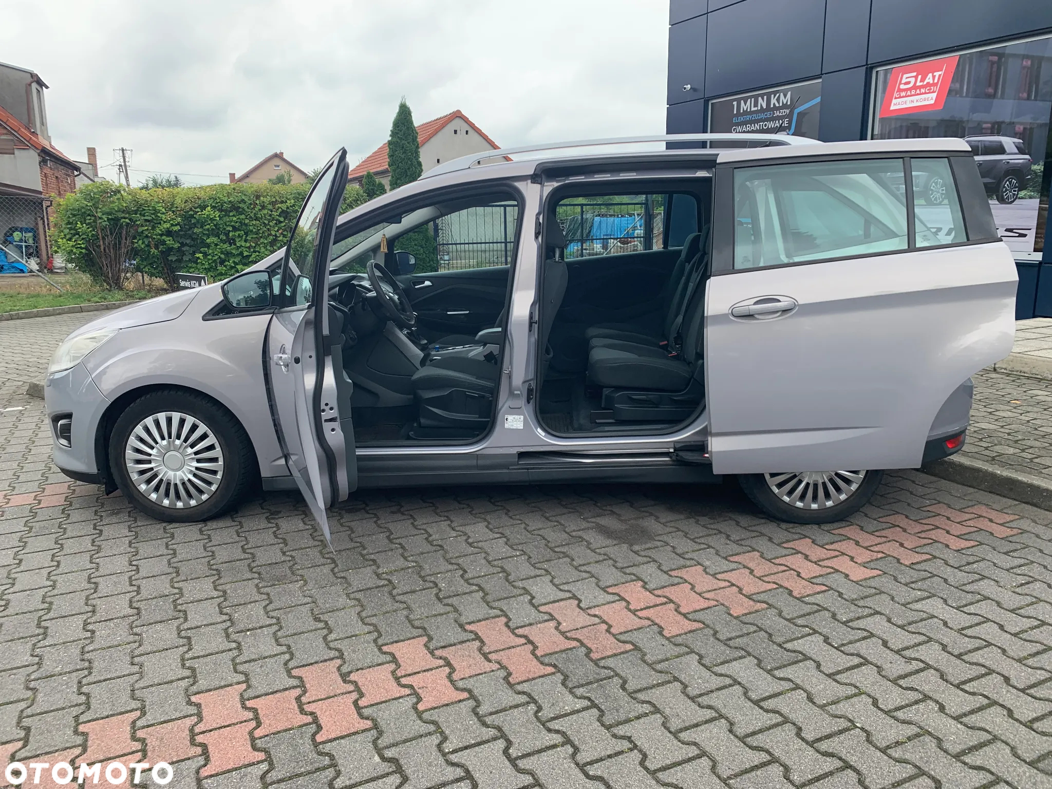 Ford Grand C-MAX - 16