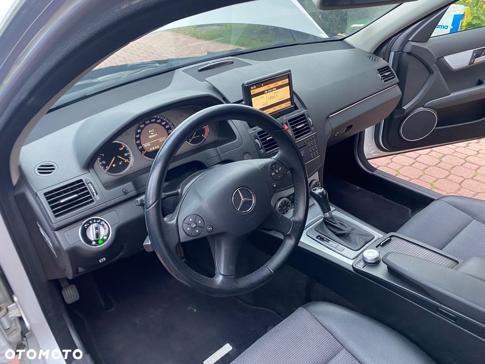 Mercedes-Benz Klasa C 320 CDI Avantgarde 4-Matic - 29