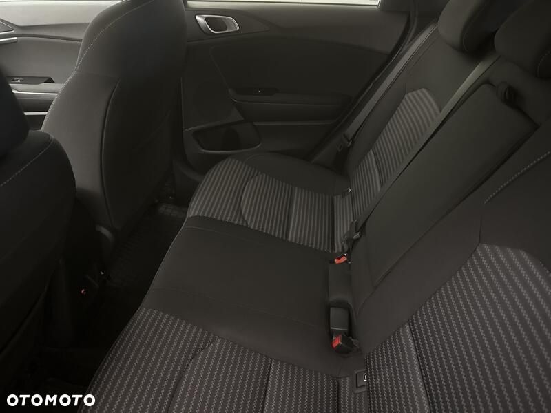 Kia Ceed 1.5 T-GDI M DCT - 21