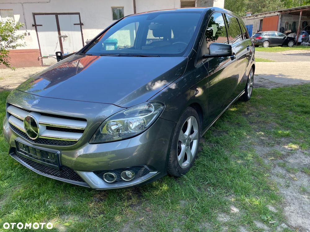 Mercedes-Benz Klasa B 180 Peak Edition - 38