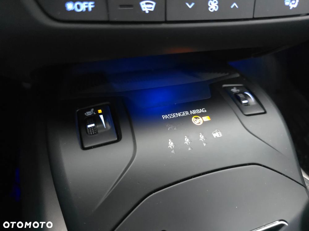 Toyota Avensis 2.0 Prestige NAVI MS - 30