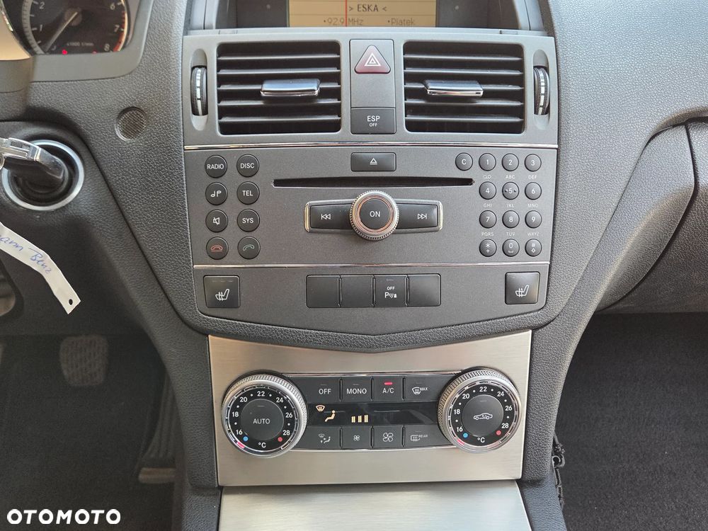Mercedes-Benz Klasa C 200 (BlueEFFICIENCY) Avantgarde - 33