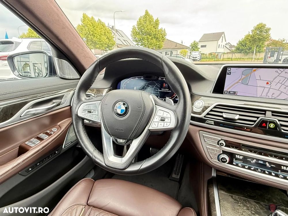 BMW Seria 7 740d xDrive MHEV - 19