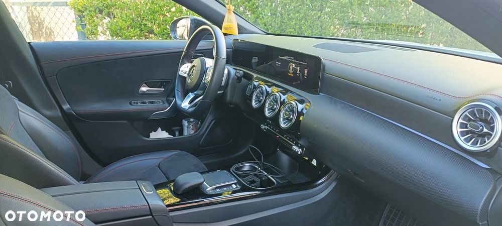 Mercedes-Benz CLA 250 e 8G-DCT AMG Line - 8