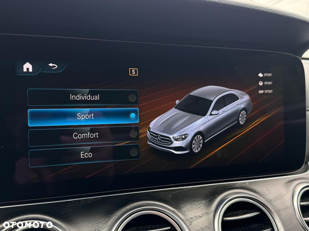 Mercedes-Benz Klasa E 220 d 4-Matic AMG - 38