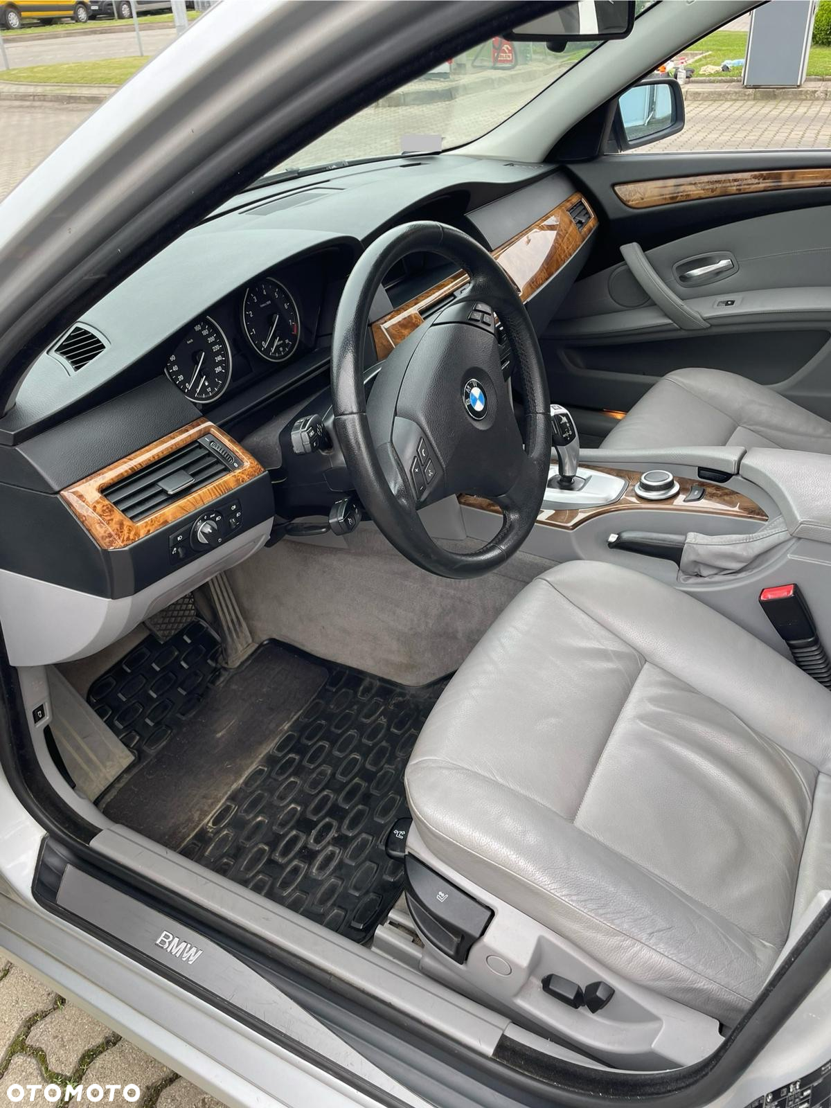 BMW Seria 5 525i - 13