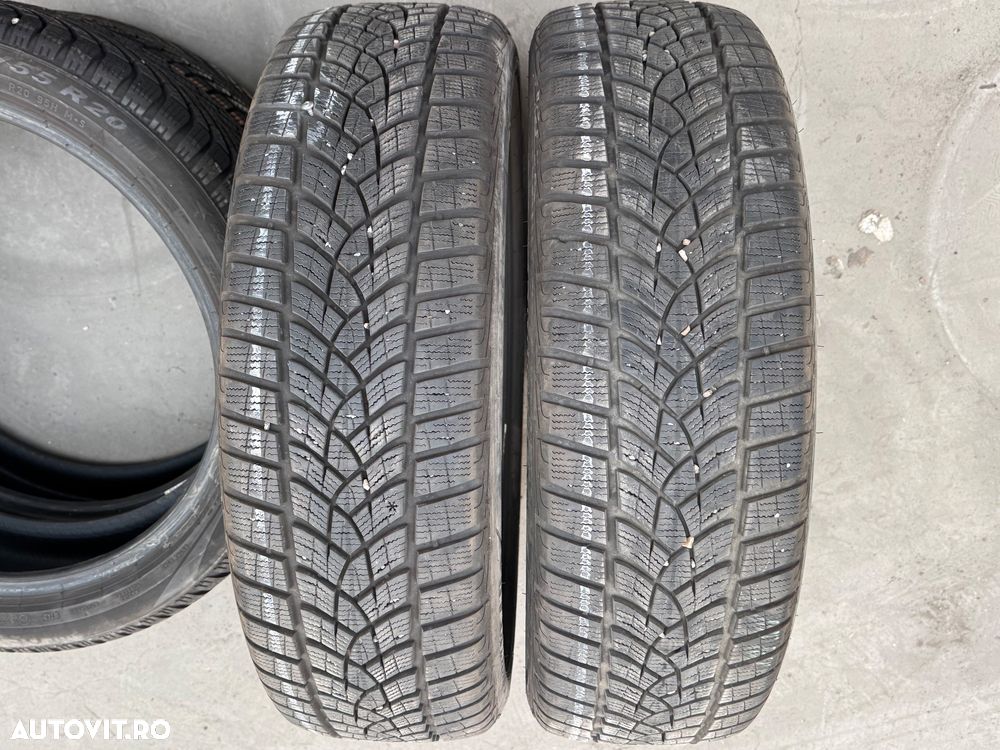 Vând 2 anvelope 195/55/20 goodyear de iarnă ca noi - 1