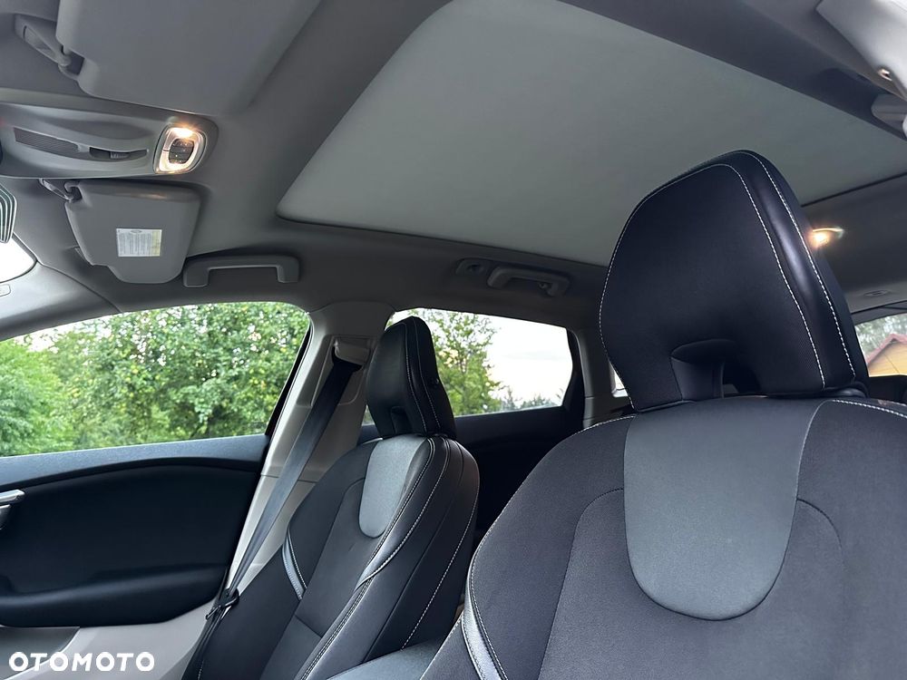 Volvo V40 D3 Geartronic Summum - 31