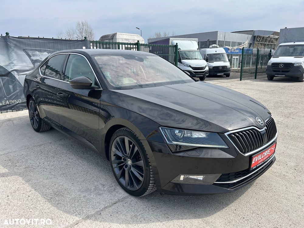 Skoda Superb 2.0 TDI 4X4 DSG Sportline - 8