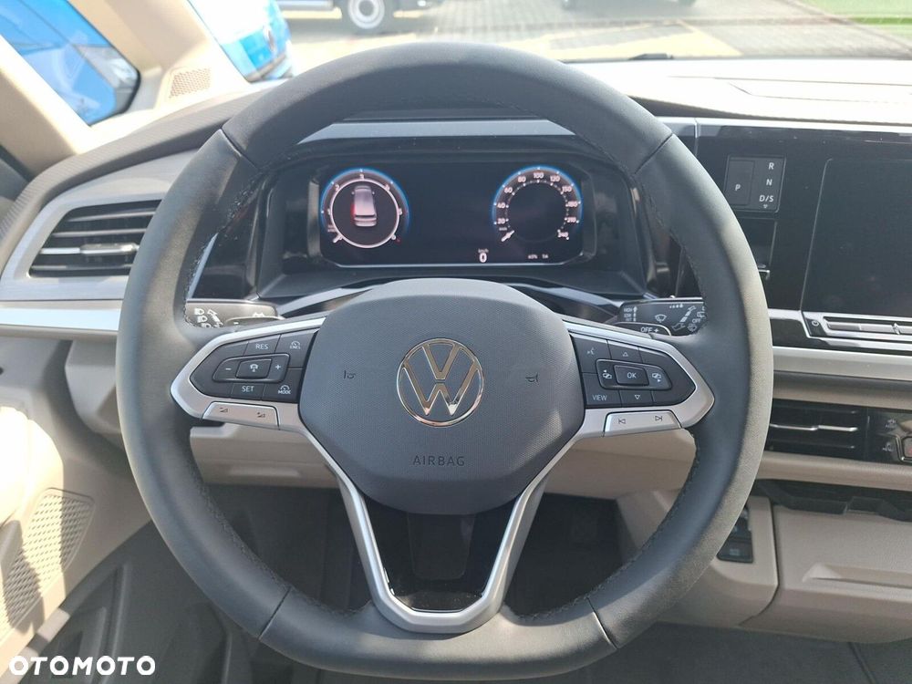 Volkswagen Multivan - 13
