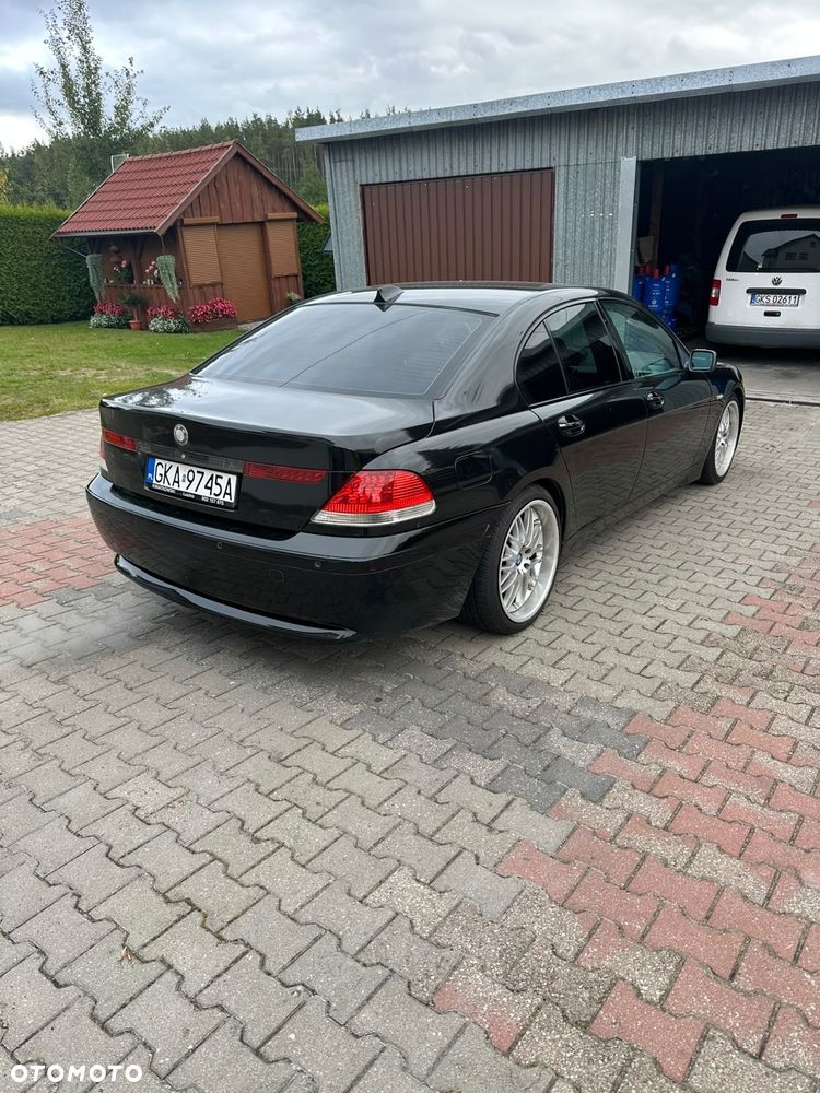 BMW Seria 7 745i - 5