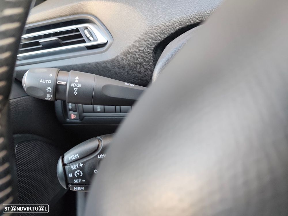 Peugeot 308 SW 1.5 BlueHDi Style - 26