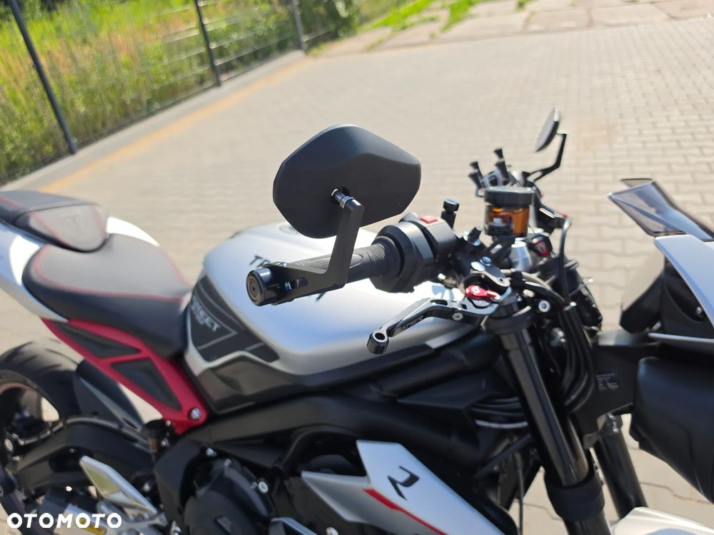 Triumph Street Triple - 14