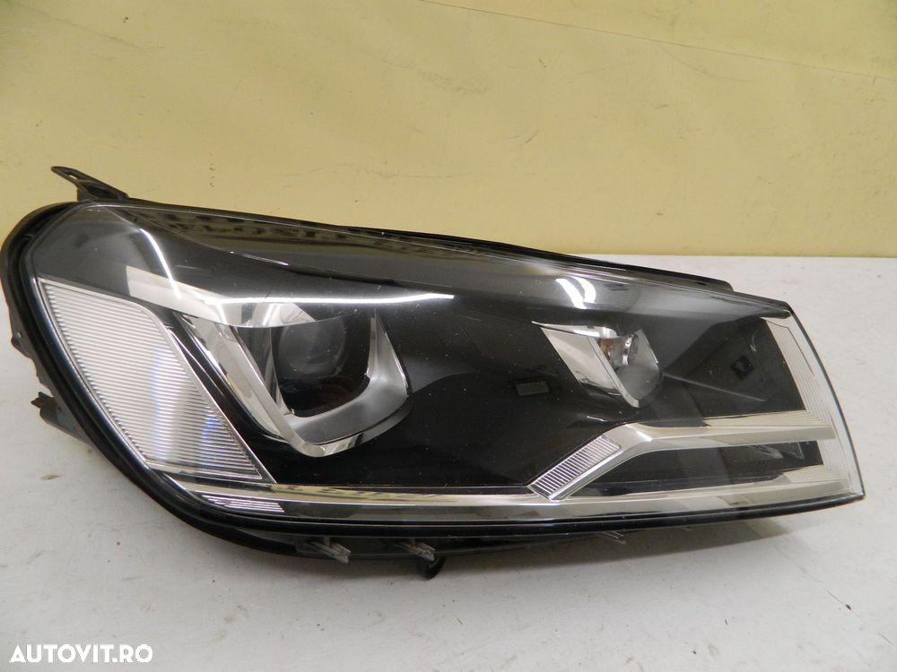 Far dreapta VW Touareg 7P facelift Xenon, 2015, 2016, 2017, 2018, cod origine 7P1941032. - 4