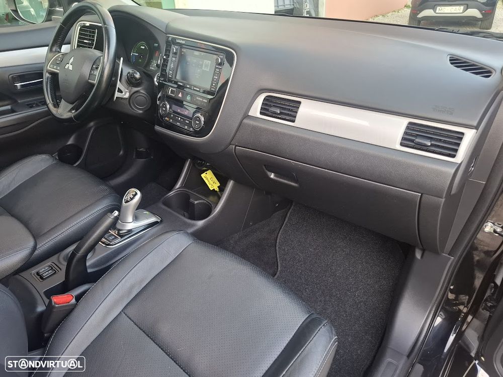 Mitsubishi Outlander - 41