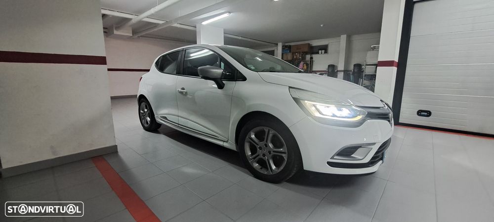 Renault Clio - 17