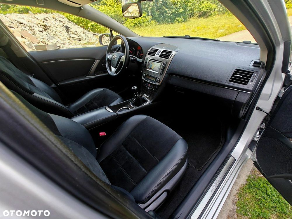 Toyota Avensis 2.0 D-4D Premium - 25