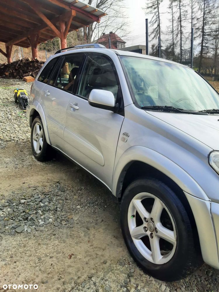 Toyota RAV4 2.0 D-4D 4x4 - 4