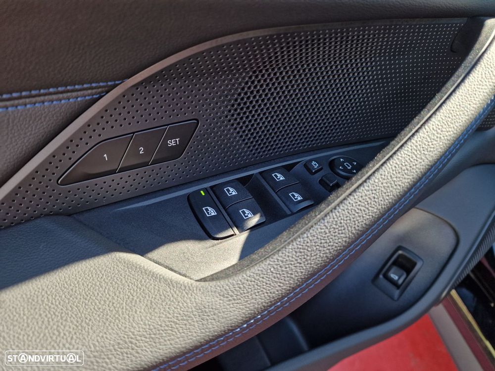 BMW i4 eDrive35 Desportiva M - 10