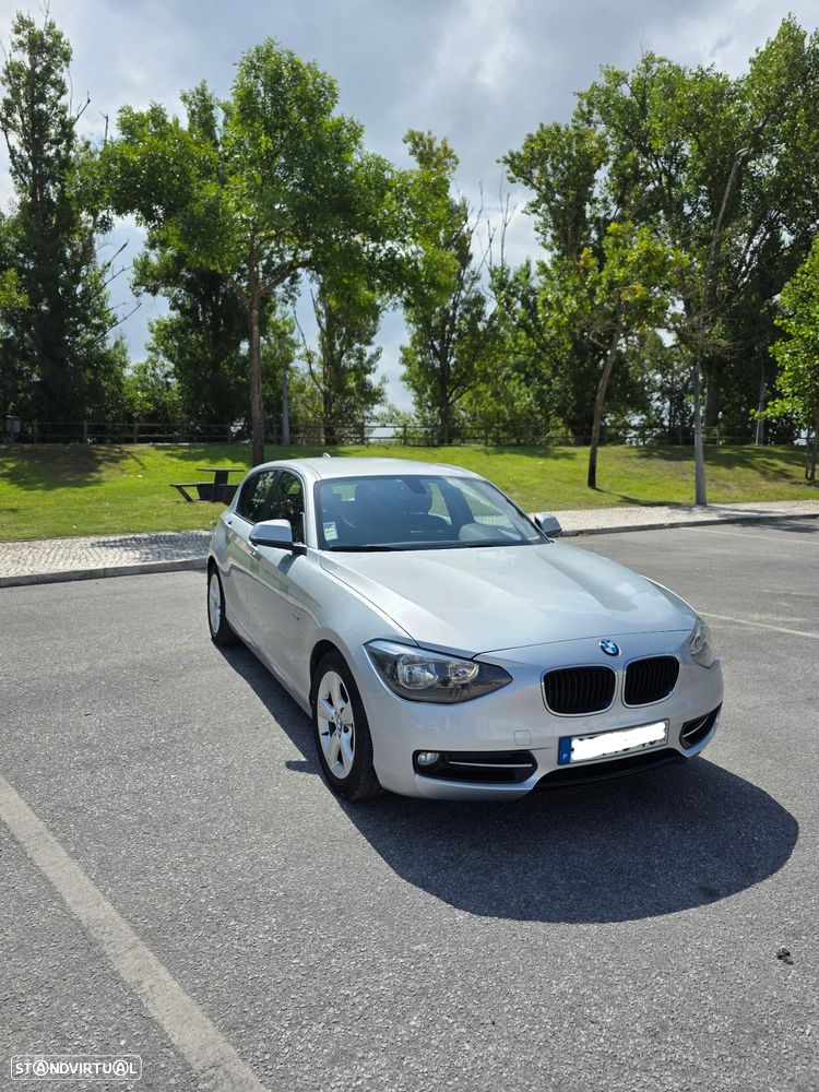 BMW 116 d EDynamics Line Sport — fotografia 3