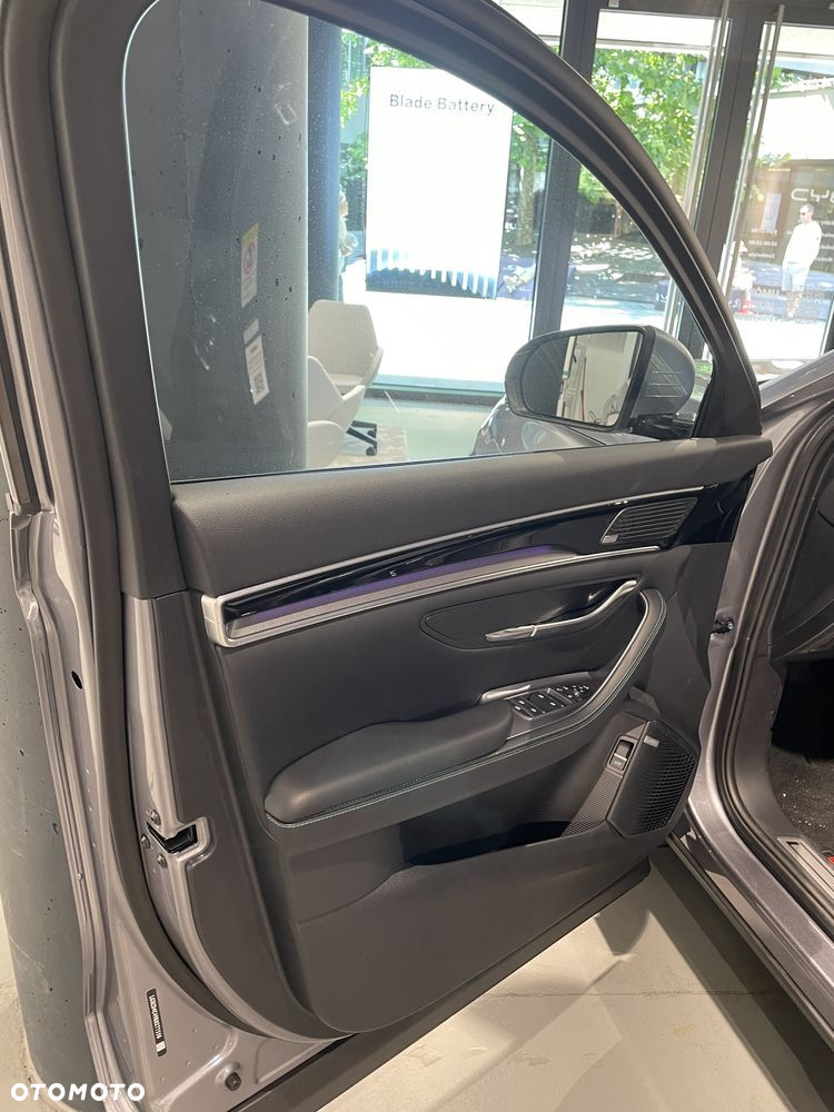 BYD Seal - 11