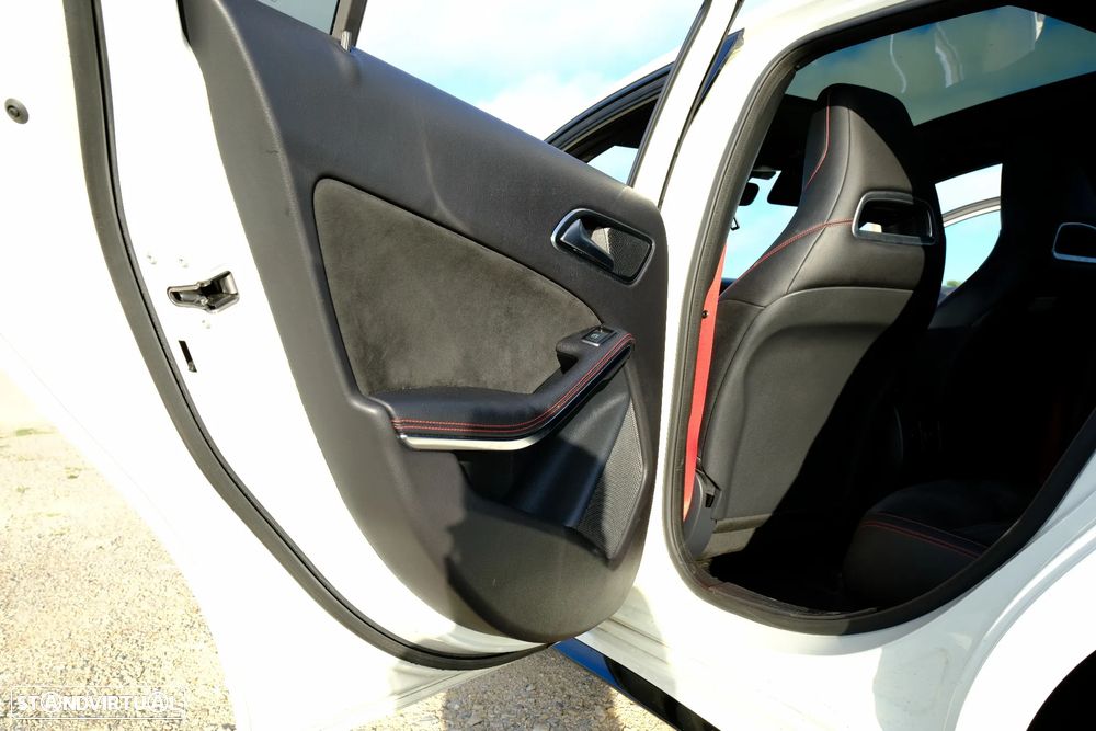 Mercedes-Benz A 45 AMG 4Matic Speedshift 7G-DCT - 13