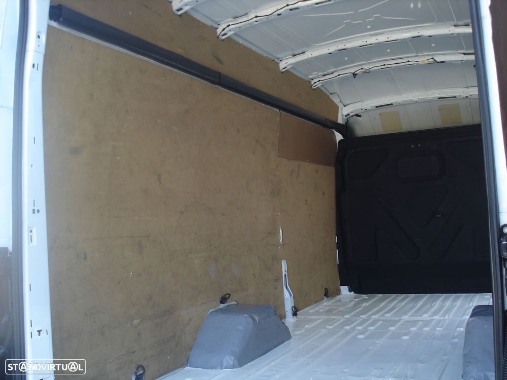 Ford Transit - 22