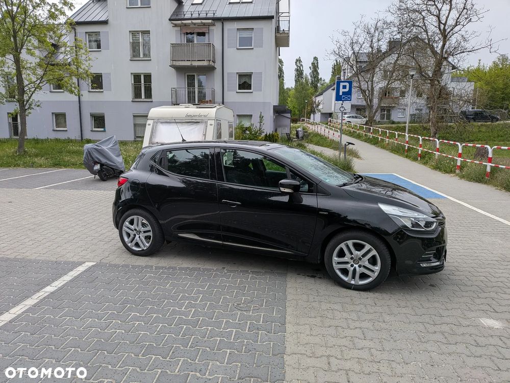 Renault Clio 1.2 16V 75 LIMITED - 1