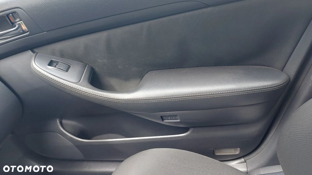 Toyota Avensis 2.0 D-4D Sol - 14