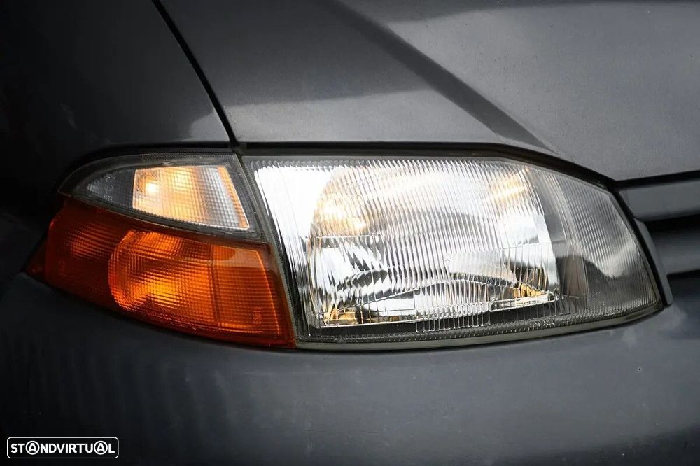 Toyota HiAce 2.4 D LXH12LG - 12