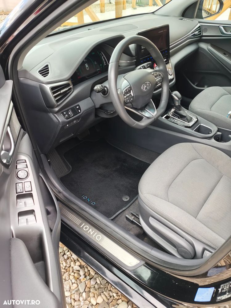 Hyundai IONIQ - 17