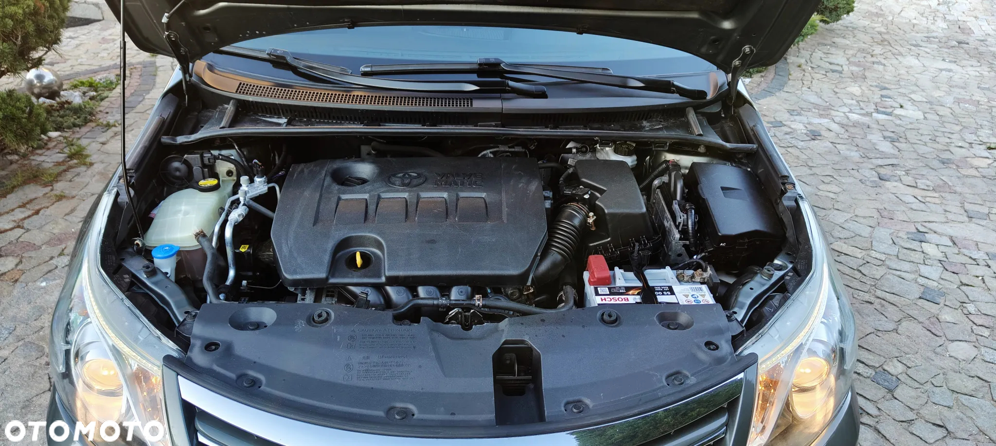 Toyota Avensis 1.8 Executive - 9