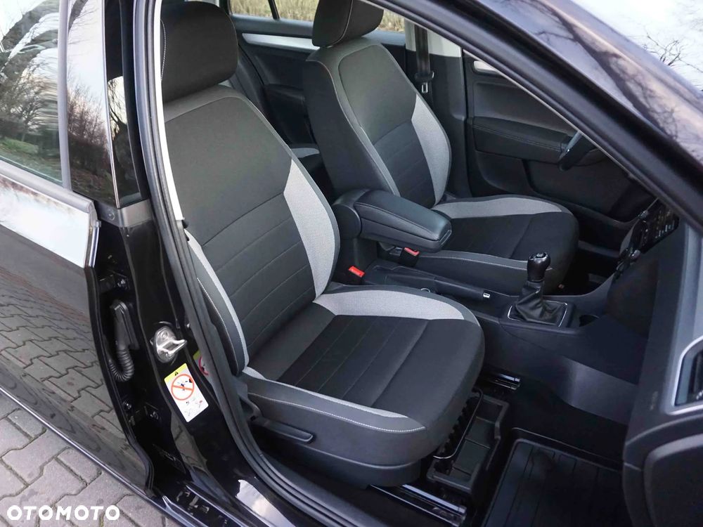 Skoda RAPID Spb 1.0 TSI Ambition - 13